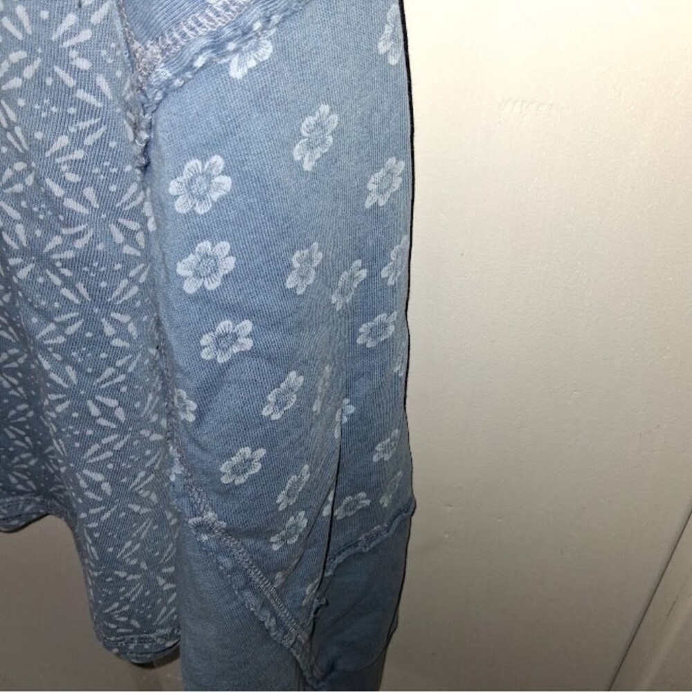 Lucky Brand faded wash Blue Patchwork Floral crop cottagecore sweatshirt Hoodie - Picture 4 of 7